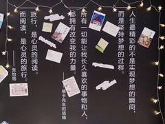 -钟书阁(群光广场店)