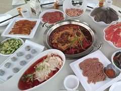 -茅草房·河畔园林火锅