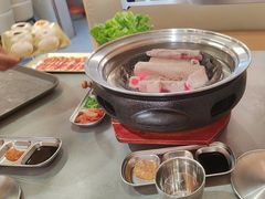 -围炉肉舍•炭烤活鳗•丹东海鲜烤肉(步行街店)