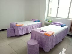 二楼按摩、推背大包房-戛洒白氏傣家养生馆