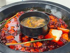 -爱你您·自家鱼塘·活水喷泉鱼火锅(八里店)