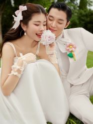 -至臻微拉婚纱摄影