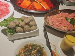 -茅草房·河畔园林火锅