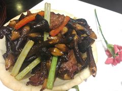 鸡枞菇炒肉-茶叁酒肆·楚味江湖(菱角湖店)