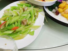 山芹炒肉丝-金春禧(英雄山路旗舰店)