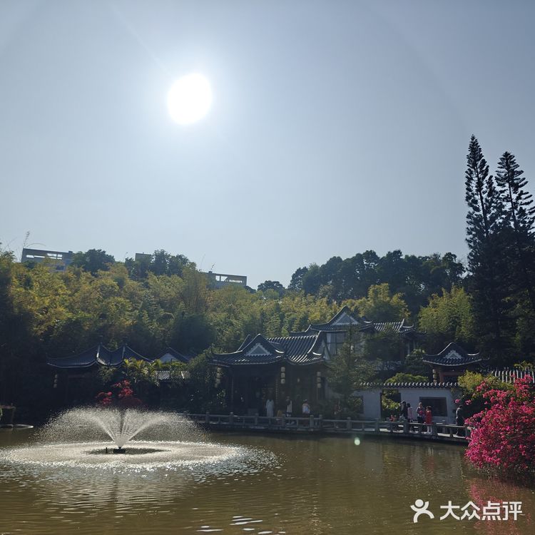 在公园里的网红店醒莞咖啡
