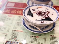 -赵记传承特色牛奶甜品(泉城广场店)