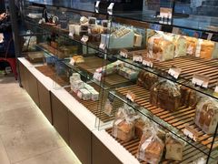 面包甜点陈列柜-巴黎贝甜(周浦海印店)