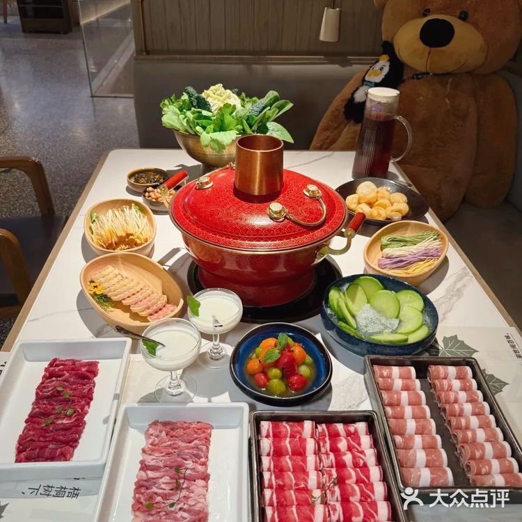 圣诞季约会 艾特饭搭子梧桐树下温暖滋味