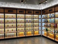 -华致名酒库雪茄烟酒(荣科路店)