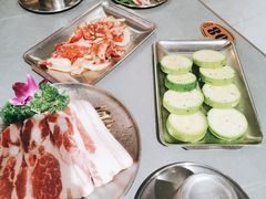 -围炉肉舍•炭烤活鳗•丹东海鲜烤肉(步行街店)