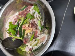 -周良天山牛杂城(天山路总店)