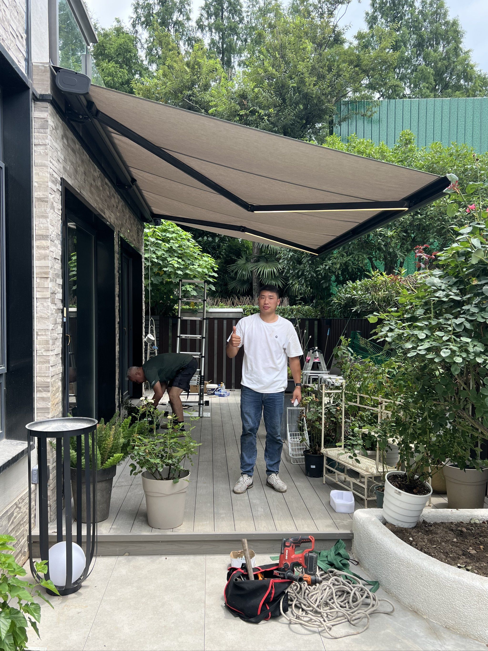 全盒式伸缩棚,电动遮阳棚