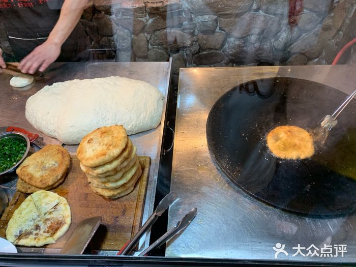 冯四孃跷脚牛肉·非物质文化遗产店冯四孃煎饼图片
