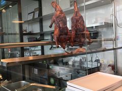 面包甜点陈列柜-百事佳烧鸭牛腩(上海虹桥站店)