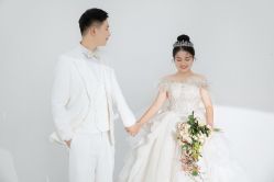 -雪中彩影婚纱摄影·微光艺术中心