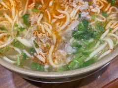 -亮亮面馆(经六路店)