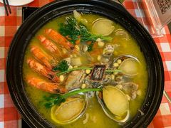 鲍鱼文昌鸡煲-琼大师东方烤乳猪(亚特兰蒂斯店)