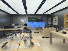 -DJI大疆(深圳华强北曼哈授权体验店)