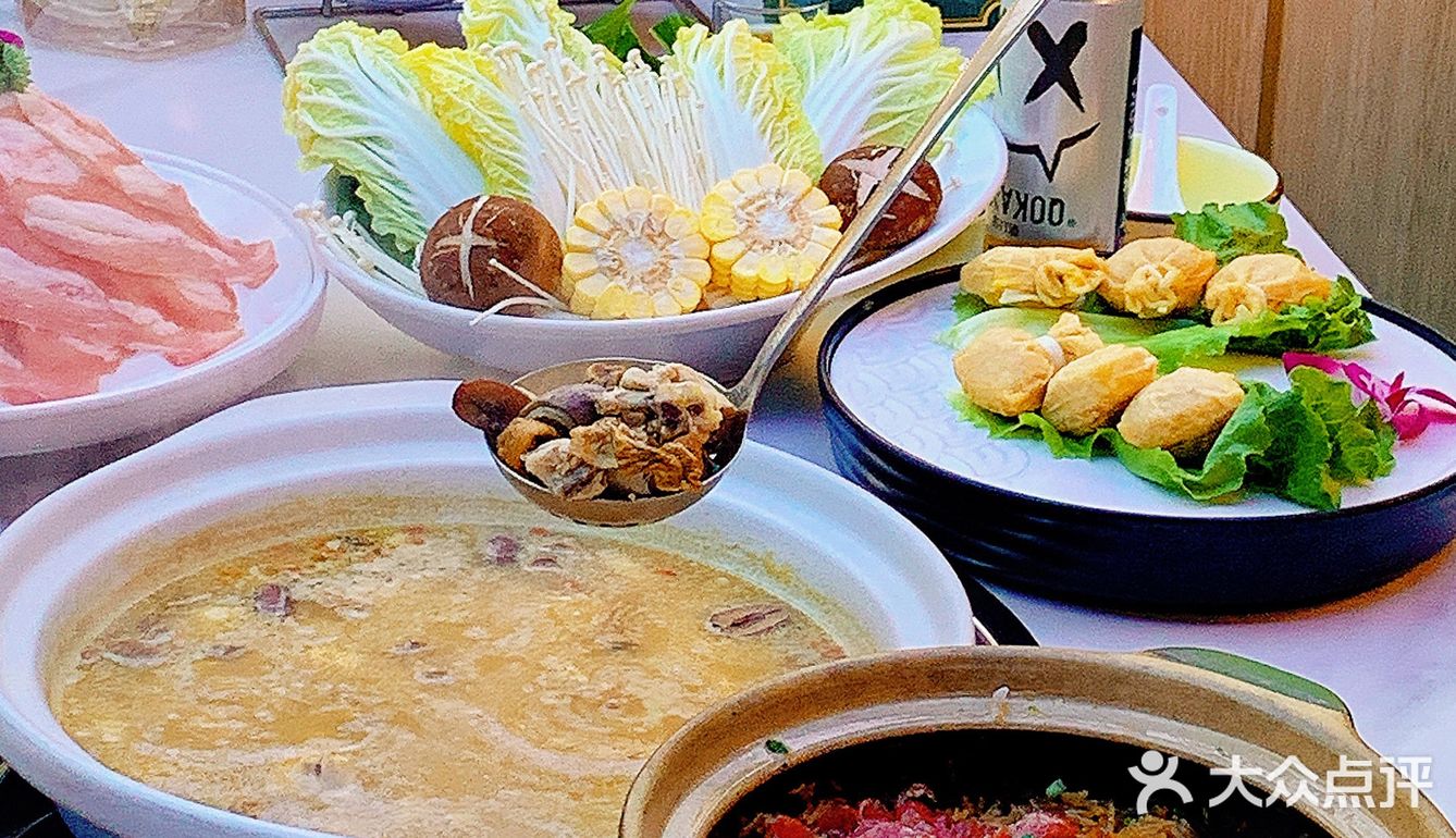 长沙吃到坠好吃的猪肚鸡火锅，鲜掉眉毛…