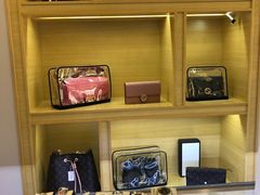 -沐渔二手奢侈品黄金手表包包回收·中古店(广州塔店)