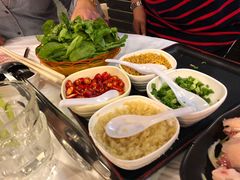 -鲜入围煮花胶鸡海鲜火锅