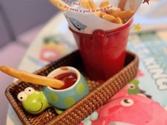 -水桶王国主题餐厅·聚会·生日派对·亲子活动·家庭套餐(亚龙湾希尔顿店)