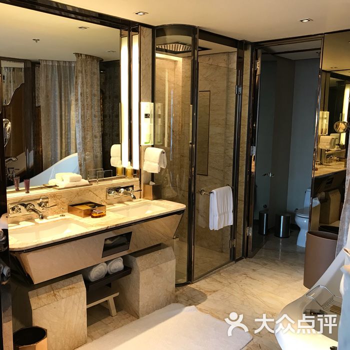 上海浦东丽思卡尔顿酒店图片