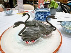 招牌泰式榴莲天鹅酥-新雅粤菜馆(南京东路店)