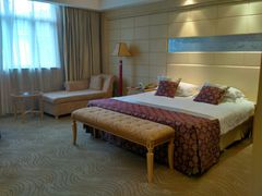 2号楼高级行政大床房-春兰国宾馆(凤城河风景区老街店)