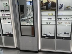 -光明眼镜·蔡司授权(徐泾店)