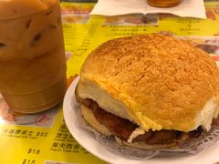 猪扒菠萝包-龙凤冰室