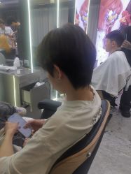 -藤野造型烫发染发