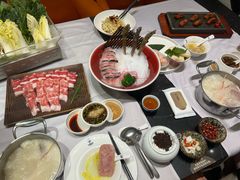 -红鼎豆捞·非遗鲍皇汤火锅(宝丰路店)