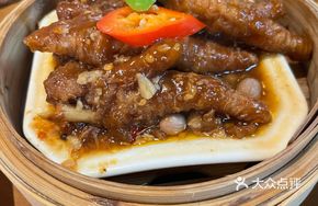 Fresh Flavor Steamed Chicken Feet