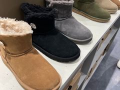 -UGG(燕莎奥特莱斯购物中心店)
