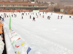 -济南卧虎山滑雪场