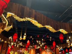 -老滇山寨•云南特色菜•地方菜•民族风情歌舞表演(金碧店)