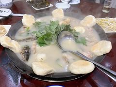 -丹水桥地锅鱼·翘嘴鲌·地方特色全鱼宴(丹江口大坝店)