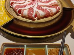 -猪啊牛呀羊啊铜盘烤肉(正大广场店)