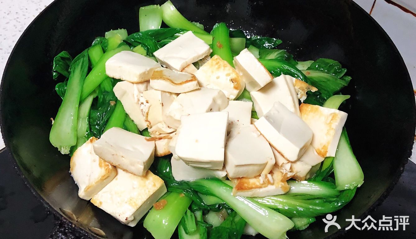 炎炎夏日之下饭菜之上海青炒豆腐