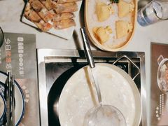 -尚尚仙·酸汤猪手·猪肚鸡火锅(华联万柳购物中心店)