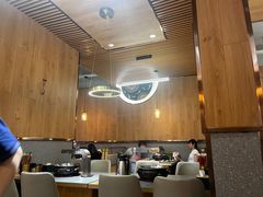 大堂-围炉肉舍•炭烤活鳗•丹东海鲜烤肉(步行街店)