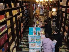 -钟书阁(松江泰晤士小镇店)