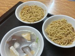 -松树干拌面店