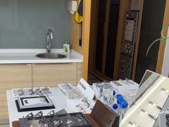 -视野联行眼镜·蔡司·尼康战略合作店(城西银泰店)