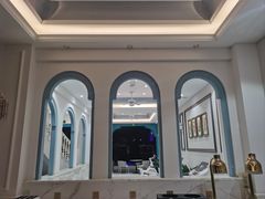 -芭黎人江景轻奢酒店(告庄西双景星光夜市店)