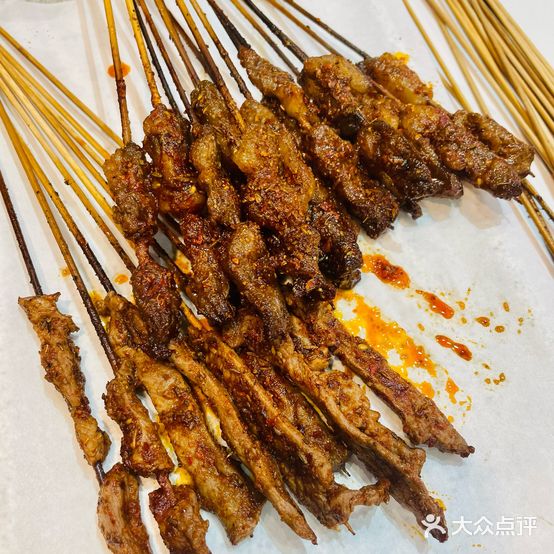 小竹签烤肉纸包鱼(十七年老店)