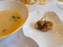 蒜蓉香草汤配香煎牛蛙腿-Jean Georges