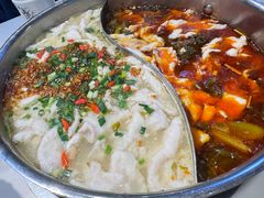 -德林酸菜鱼火锅(南丹店)